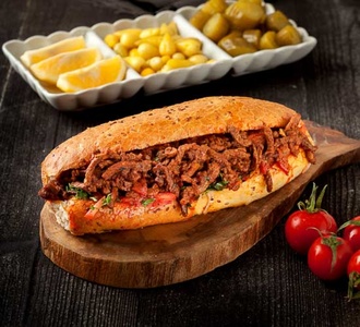 Ekmek Arası Et Tantuni görseli