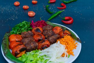 Domatesli Kebap görseli