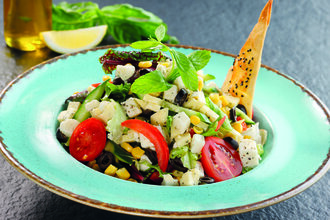 Akdeniz Salatası / Mediterranean Salad görseli