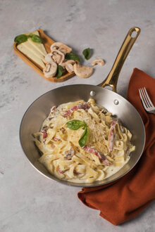 Fettucine Alfredo görseli