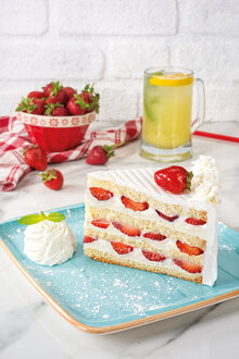 Çilekli Pasta görseli