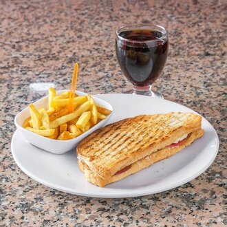 Kaşarlı Tost görseli