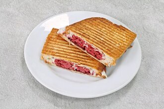 Kaşarlı Sucuklu Tost görseli