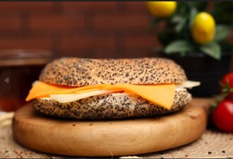 3 Peynirli Haşhaşlı Sandviç görseli