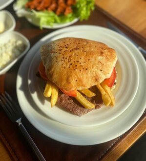 Et Döner Sandviç Ayran Hediyeli görseli