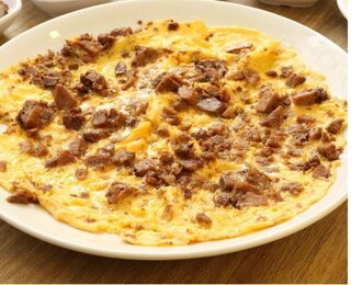 Kavurmalı Kaşarlı Omlet görseli