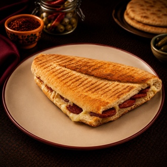 Yarım Ekmek Arası Karışık Tost görseli