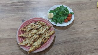 Kaşarlı Mantarlı Pide görseli