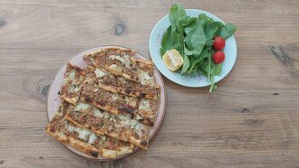 Kıymalı Kaşarlı Mantarlı Pide görseli