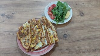 Kıymalı Kaşarlı Yumurtalı Pide görseli