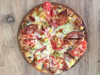 Karışık Pizza (Orta Boy) görseli