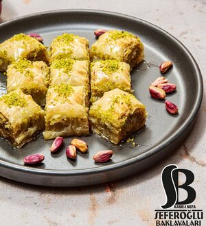 Fıstıklı Özel Baklava (250 Gr) görseli