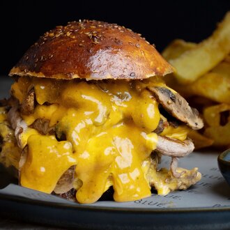 Goldie Burger görseli