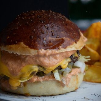 Mackie Burger görseli