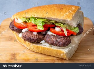 Yarım Ekmek Arası Izgara Köfte görseli