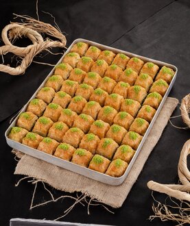 Tereyağlı Fıstıklı Baklava (1 Tepsi) görseli