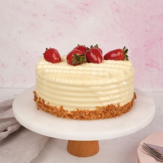 Çilekli Muzlu Pasta (6 Kişilik) görseli