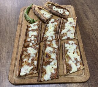 Mevlana Pide (Kıymalı Kaşarlı) görseli