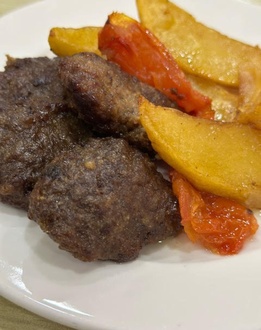 Köfte & Patates Kızartması görseli