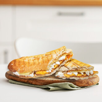Üç Peynirli Tost görseli