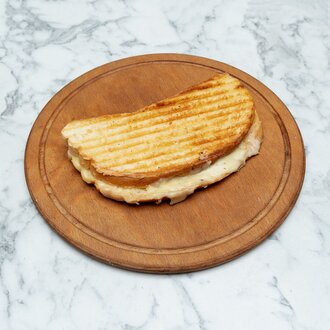 Tulum Peynirli Ayvalık Tostu görseli