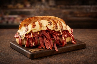 İzmir Kömürde Sandviç görseli