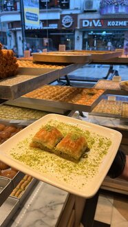 Özel Kare Sade Yağlı Baklava görseli