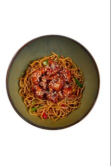 Sebzeli Erişte General Tso Tavuk görseli