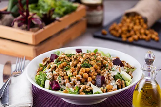 Nohutlu Kale Salata görseli