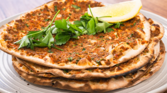 Lahmacun görseli