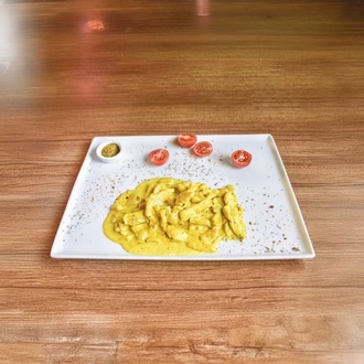 Köri Soslu Tavuk görseli