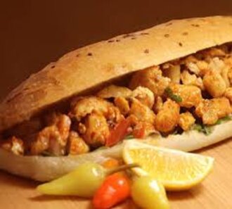 Yarım Ekmek Arası Tavuk Tantuni görseli