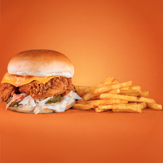 Sriracha Soslu Çıtır Tavuk Burger görseli