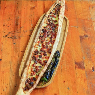 Kavurmalı Kaşarlı Pide görseli