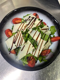 Parmesanlı Roka Salatası görseli