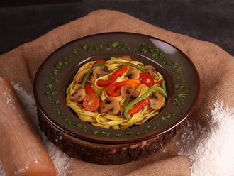 Sebzeli Fettuccine görseli