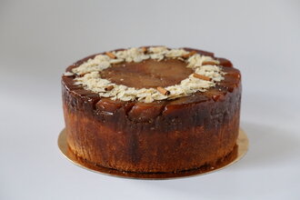 Elmalı Karamelli Bademli Kek görseli