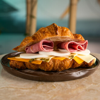 Dana Jambonlu Kruvasan görseli