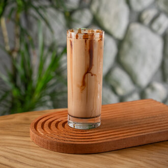 Iced Caramel Latte (14 Oz.) görseli