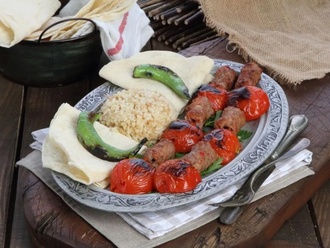 Domatesli Kebap görseli