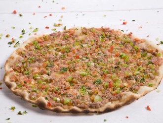 Lahmacun görseli