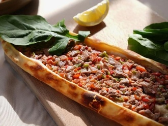 Kuşbaşılı Pide görseli