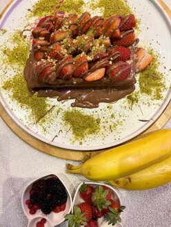 Sütlü Çikolatalı Çilekli Waffle (Büyük) görseli