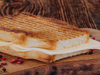 Kaşarlı Tost görseli