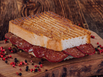 Sucuklu Tost görseli