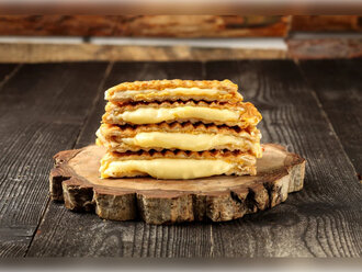 Yarım Ekmek Arası Kaşarlı Tost görseli