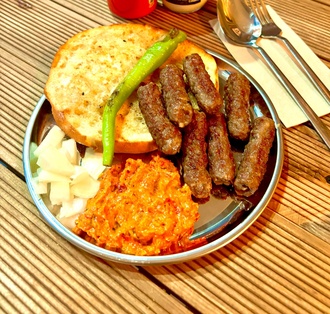 Cevapcici (Balkan Köftesi) görseli