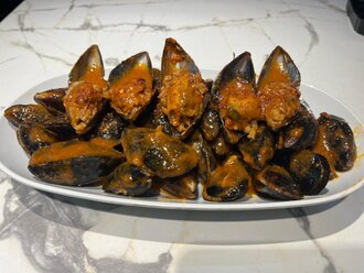 Acı Soslu Midye Dolma (1 Kg.) görseli