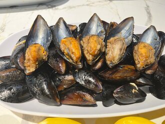 Klasik Sıcak Midye Dolma görseli