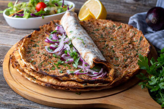 Kaşarlı Lahmacun görseli